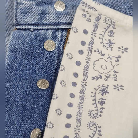 Free People "We the Free" Distressed High-Rise Denim Shorts - Picture 11 of 16